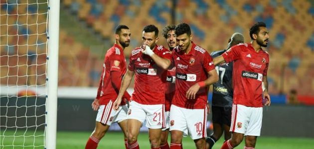 بدلاء الأهلي أمام سموحة في الدوري.. أفشة يجاور قندوسي وطاهر محمد