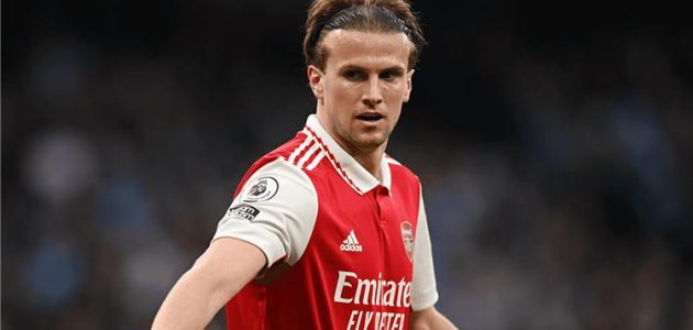 هولدينج: تشيلسي يمتلك ميزة أمام آرسنال.. وسنقاتل مانشستر سيتي حتى النهاية